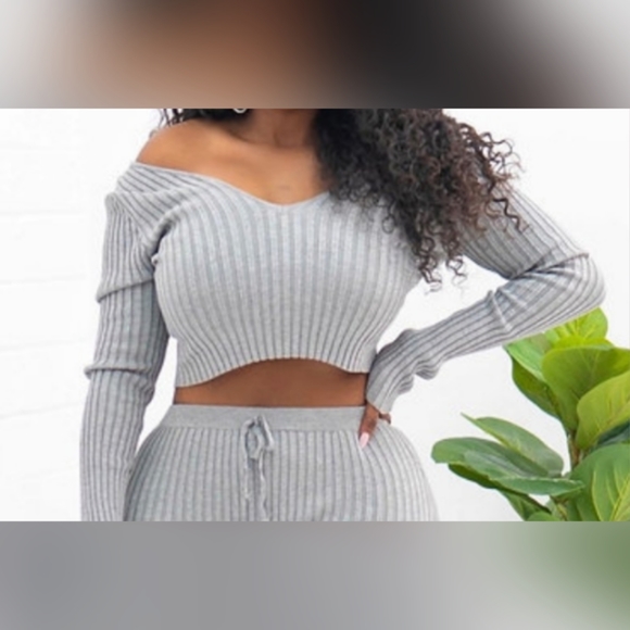 GRAY RIBBED CROP TOP SWEATER - Picture 6 of 6